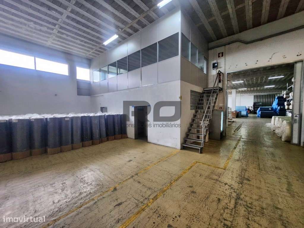 Armazém moderno em Santa Maria da Feira - Grande imagem: 5/16
