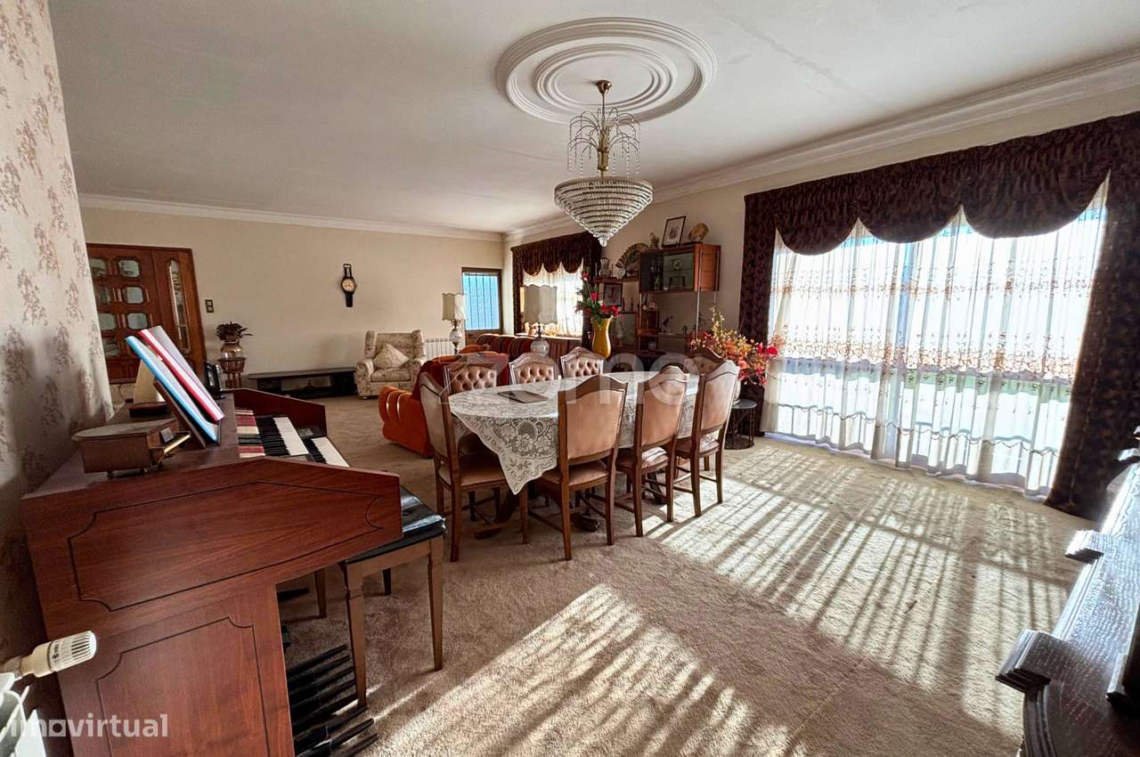 Moradia Individual T7 localizada em S. Pedro da Torre - Grande imagem: 3/21