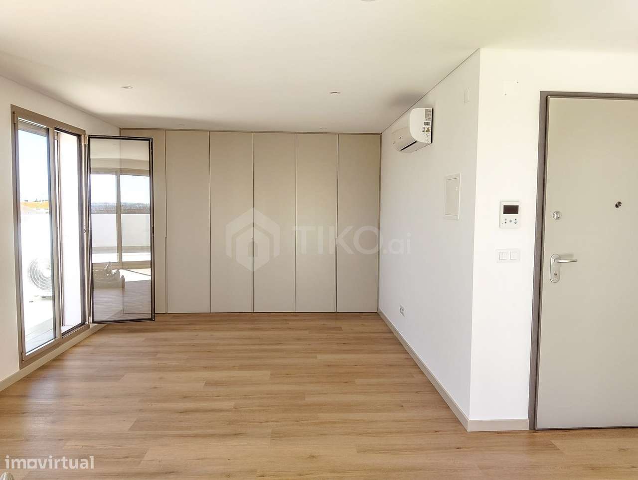 Apartamento T3 + 1 DUPLEX  com garagem/BOX  e arrumos à venda em Monti-2