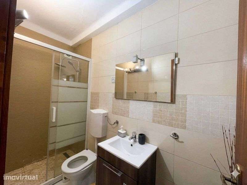 Apartamento T1 na Rua da Alegria – Vista Rio Mondego - Grande imagem: 5/7
