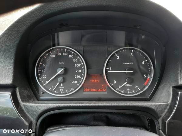 BMW Seria 3 318d Touring - 13