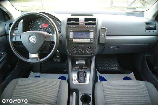 Volkswagen Golf V 1.9 TDI Comfortline DSG - 20