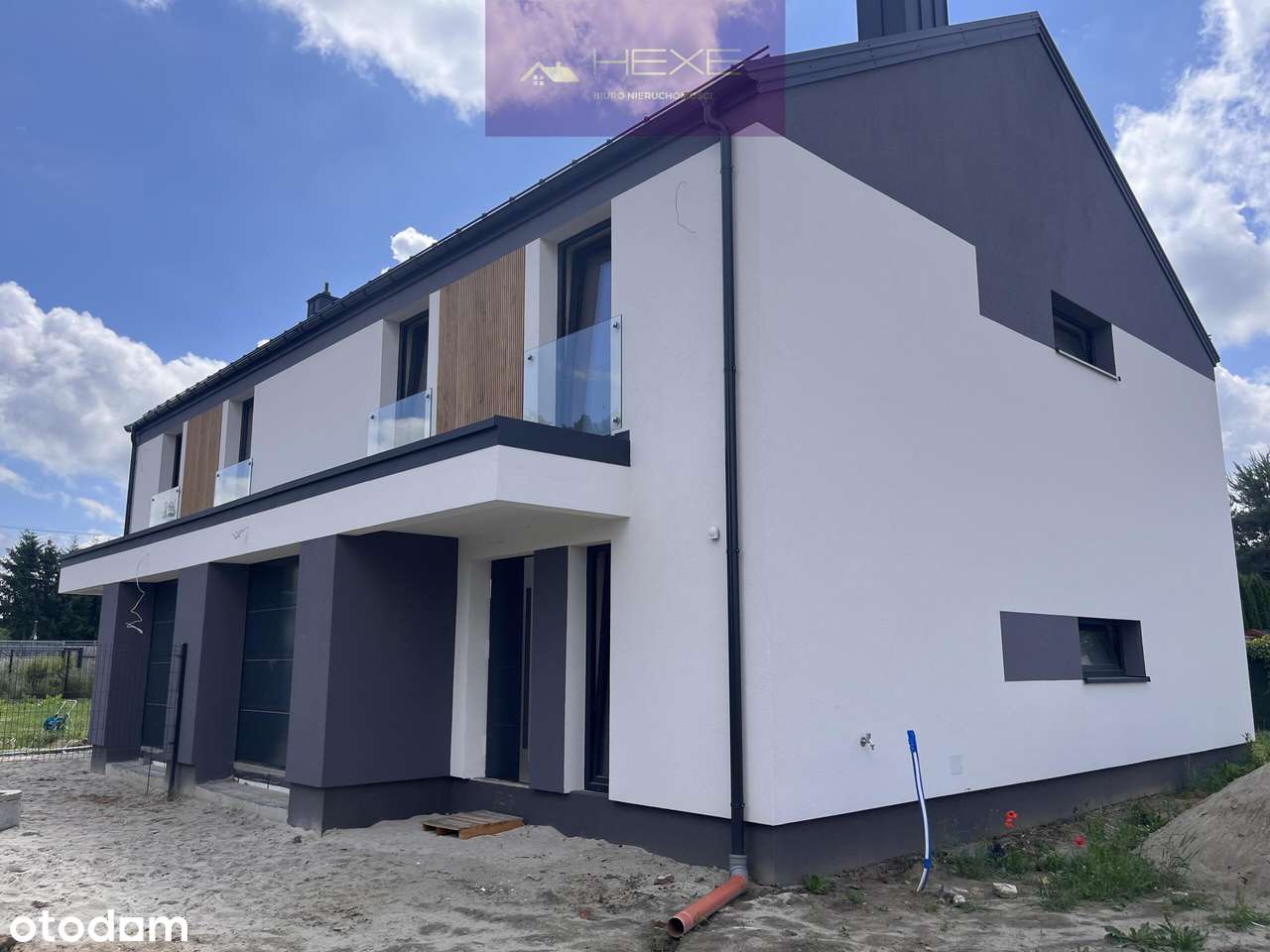 Nowoczesny bliźniak z garażem, ogrzewanie gazowe-16