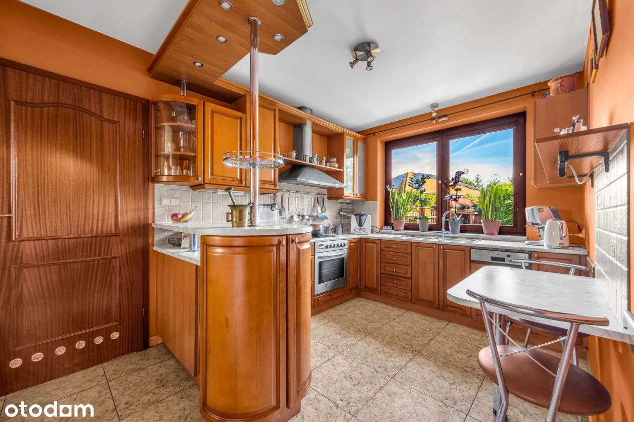 Przestronny dom z zagospodarowaną działką-5