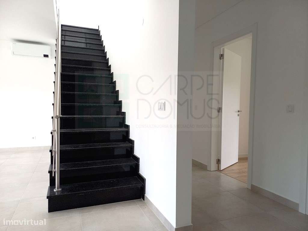 Apartamento T4 novo com 154,03m2, terraços no topo, garagem para 3 ... - Grande imagem: 4/28