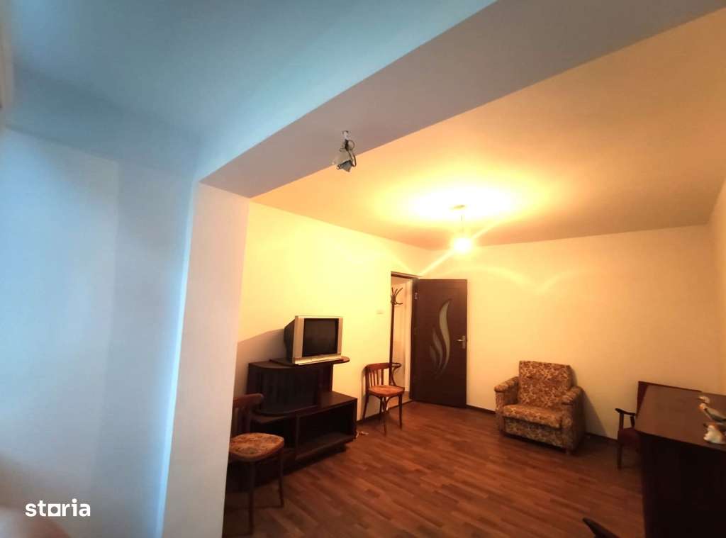 Apartament 2 camere complet renovat, etaj 1 zona Sud - Imagine principală: 2/8