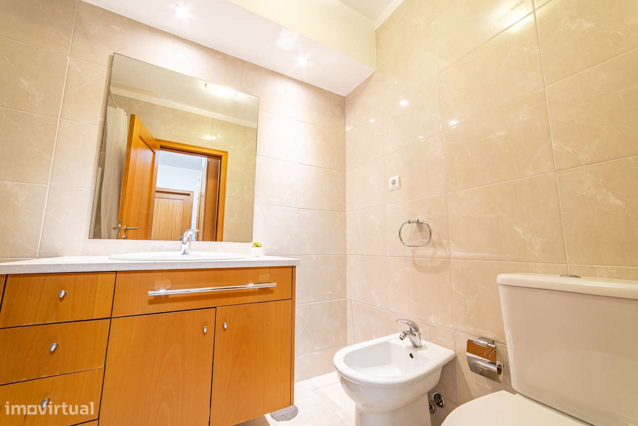 T3 Último Andar (5.º) - Frente poente para praça-jardim - Grande imagem: 5/45