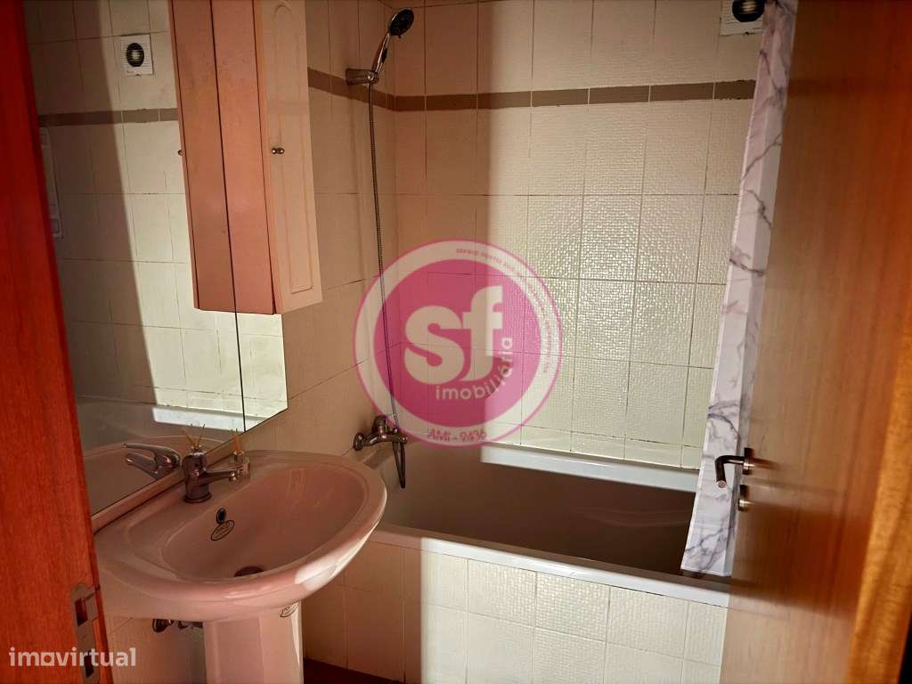 Apartamento T2 com garagem para venda!-12