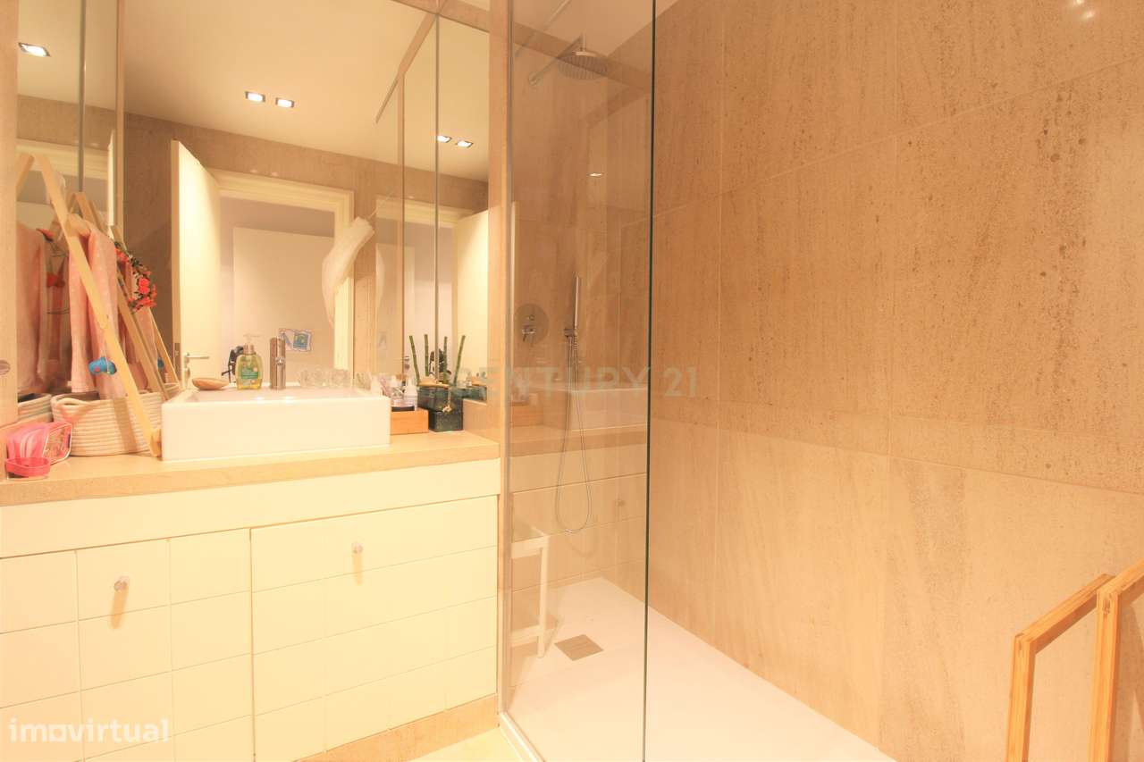 Luxuoso Apartamento T3 nas Torres das Amoreiras, Lisboa-16