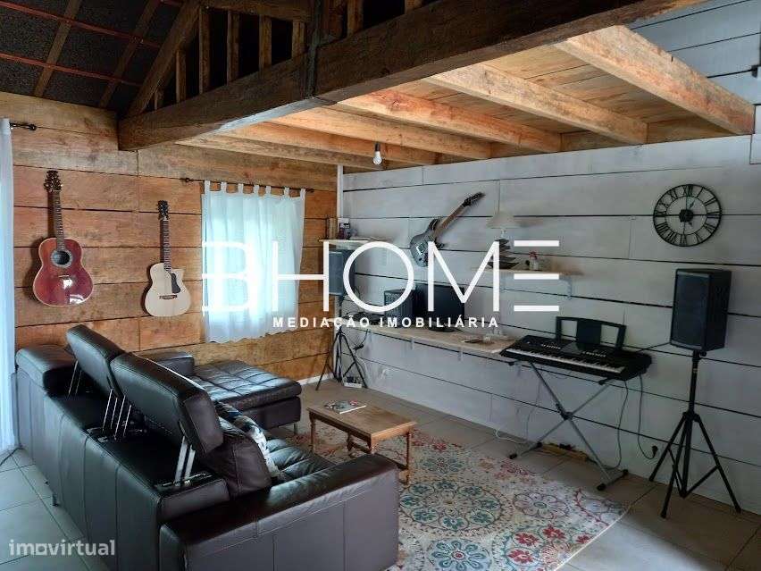 Quinta c/ 18.000m2, Casa Recuperada, c/ Moinhos, localizada em Ribeiro-6