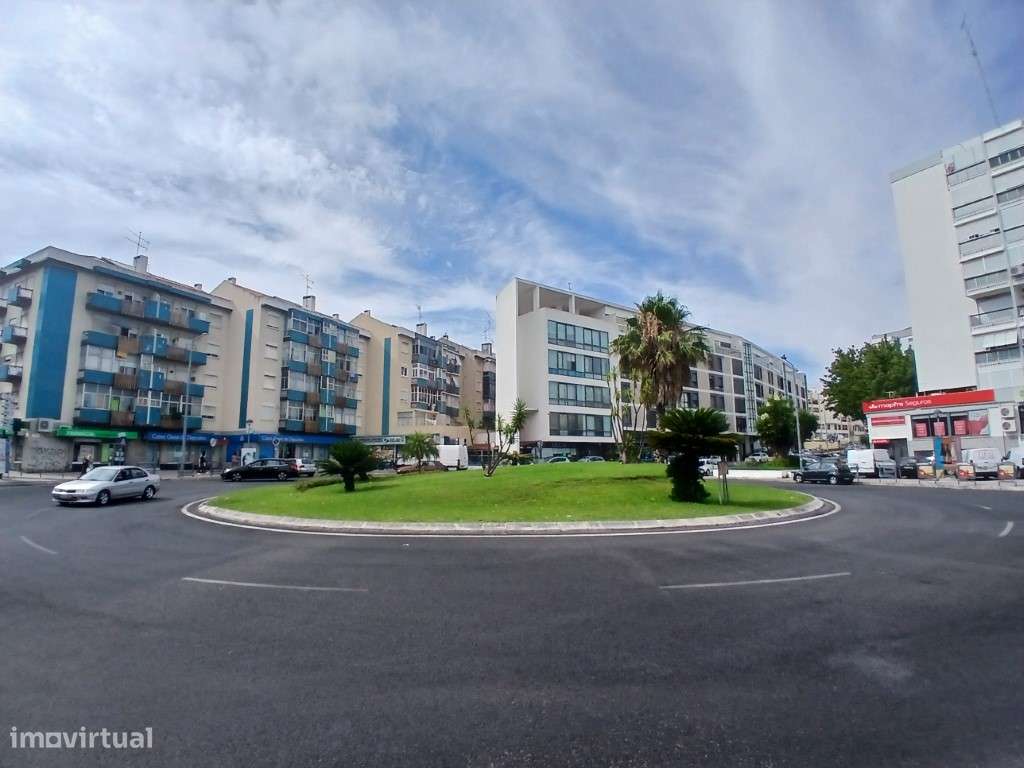 T2 renovado em Odivelas, Lisboa-19