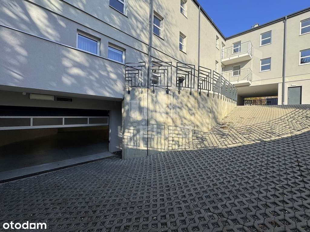 Okazałe mieszkanie w centrum z prywatnym ogrodem-18