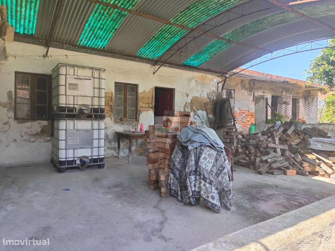 Moradia para restaurar  com terreno para construção em Nariz-10