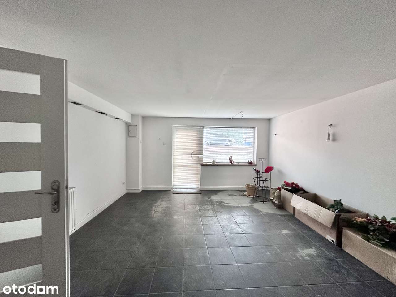 Nowa oferta centrum. Dom bliźniak do remontu z lokalem uslugowym-6