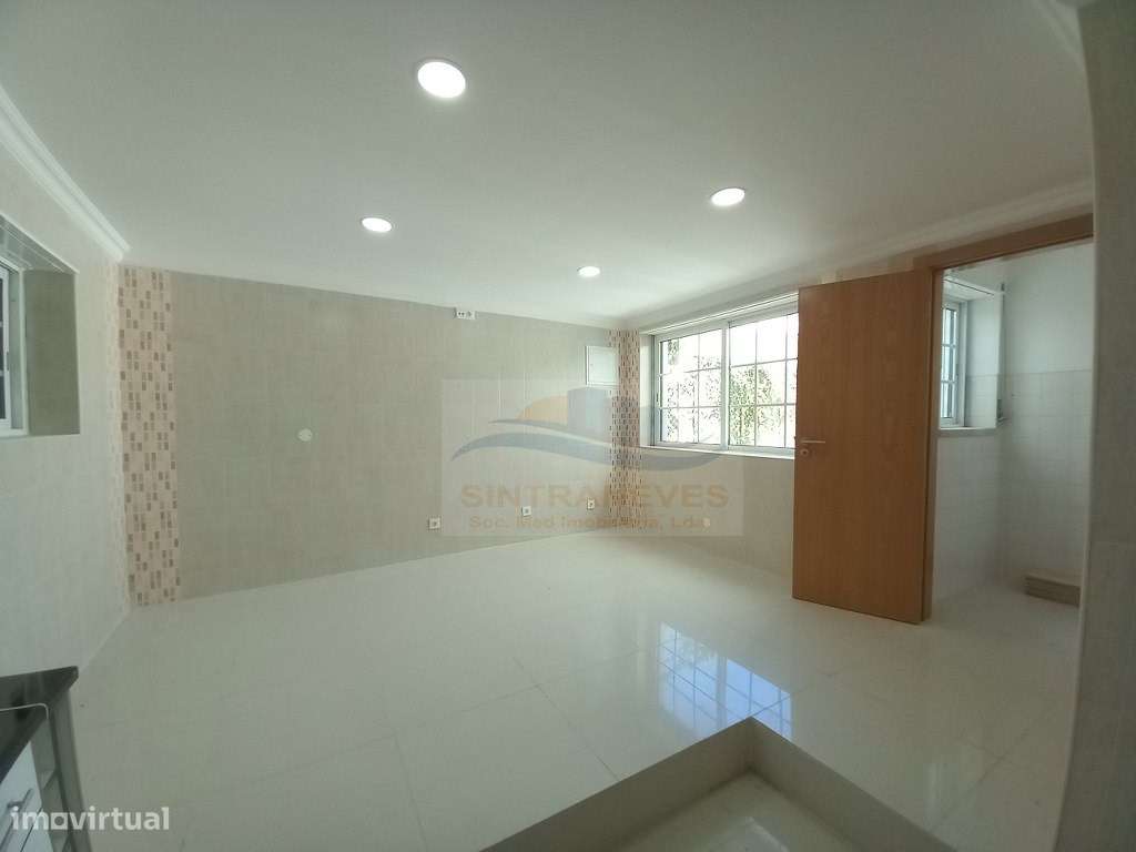 Moradia T3+T3 totalmente remodelada, com terraço, 4 casas de banho,...-12