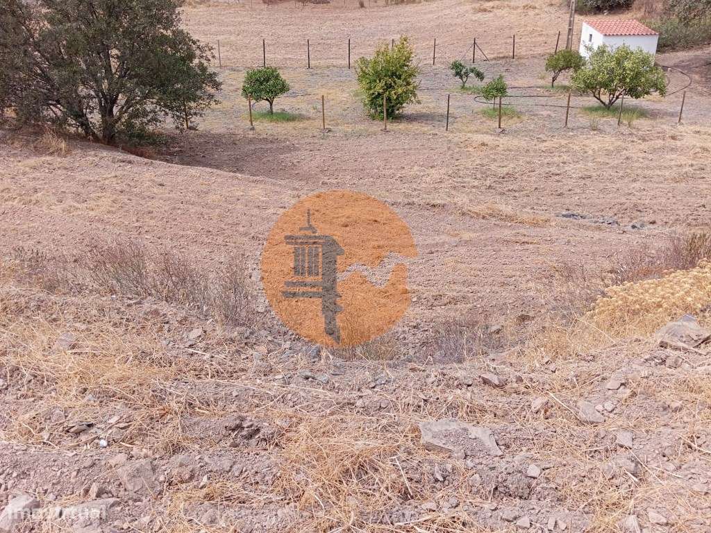 Terreno Rustico com água na zona da Corte António Martins - Grande imagem: 4/10