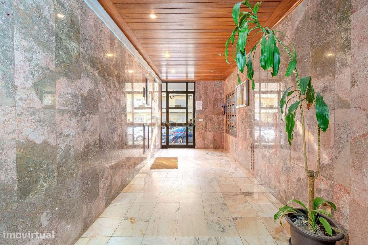 Apartamento T2 renovado, em Faro-19