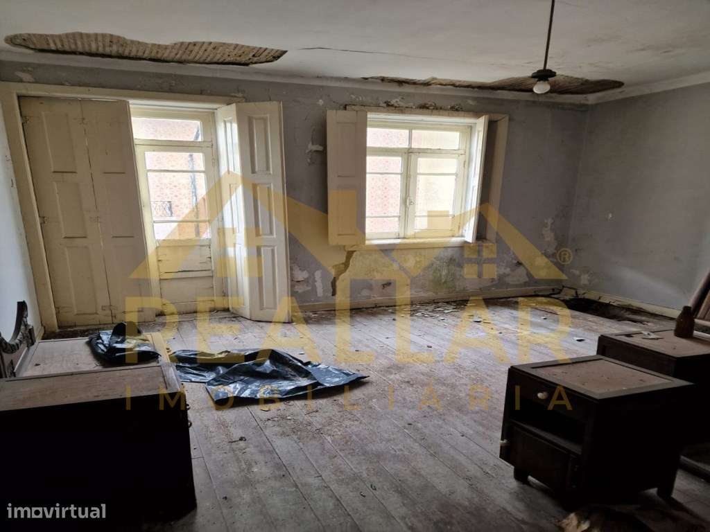 Moradia para restauro no Centro da Póvoa de Varzim - Grande imagem: 4/13