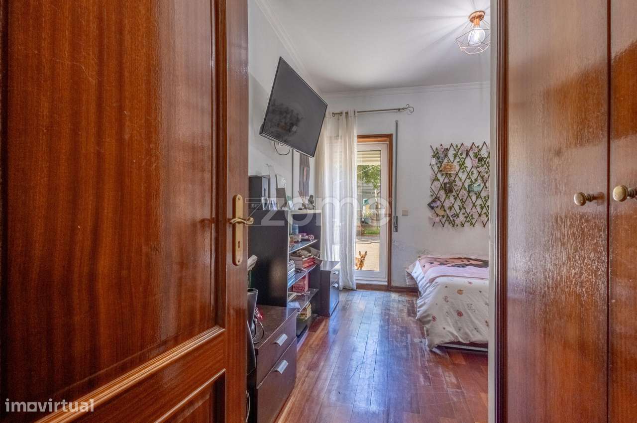 Apartamento T3 com terraço e lugar de garagem-12