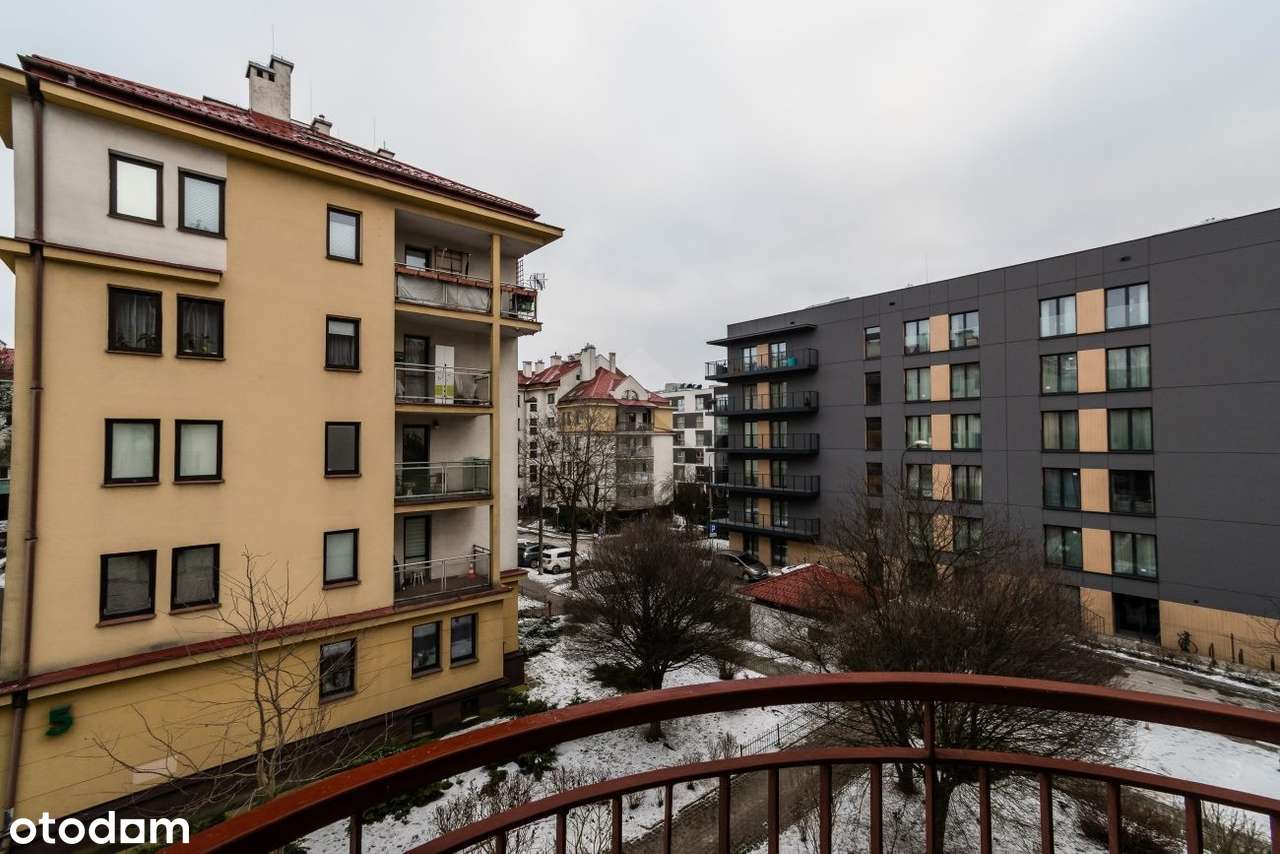 Przestronna kawalerka położona w świetnej lokalizacji-Bronowice-11