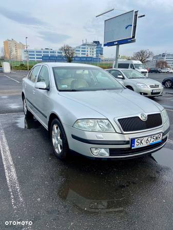 Skoda Octavia 2.0 FSI Elegance Tiptr - 1