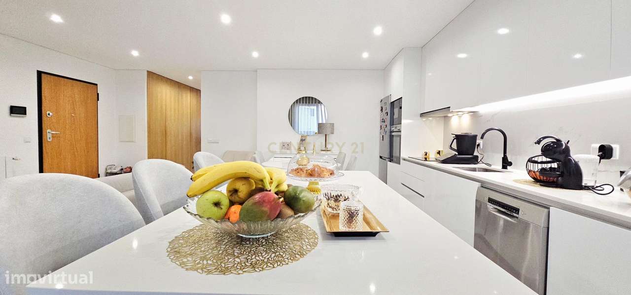 Apartamento T3 de Luxo em Condomínio Fechado com Piscina-6