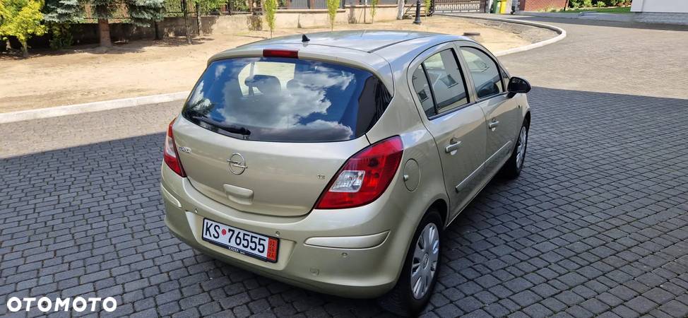 Opel Corsa 1.2 16V Cosmo - 22