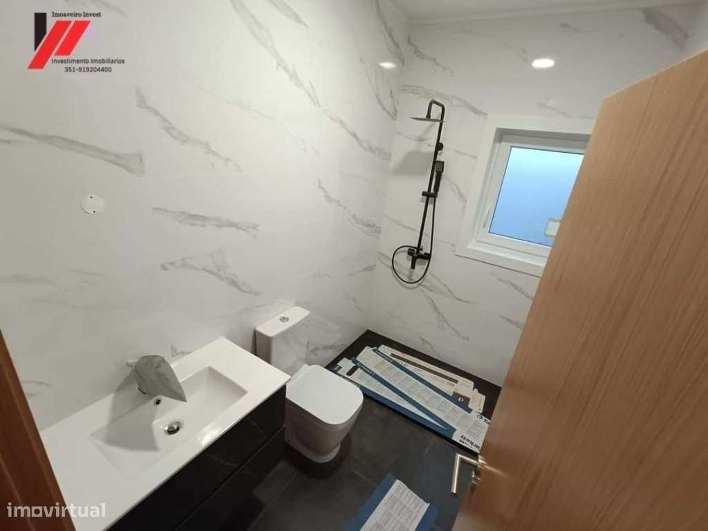 Moradia Térrea de Arquitetura Moderna - T4 - Grande imagem: 3/24