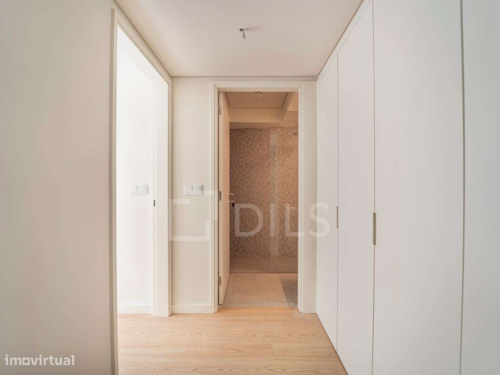 Apartamento T1 +1 com jardim no centro do Porto - Grande imagem: 2/64