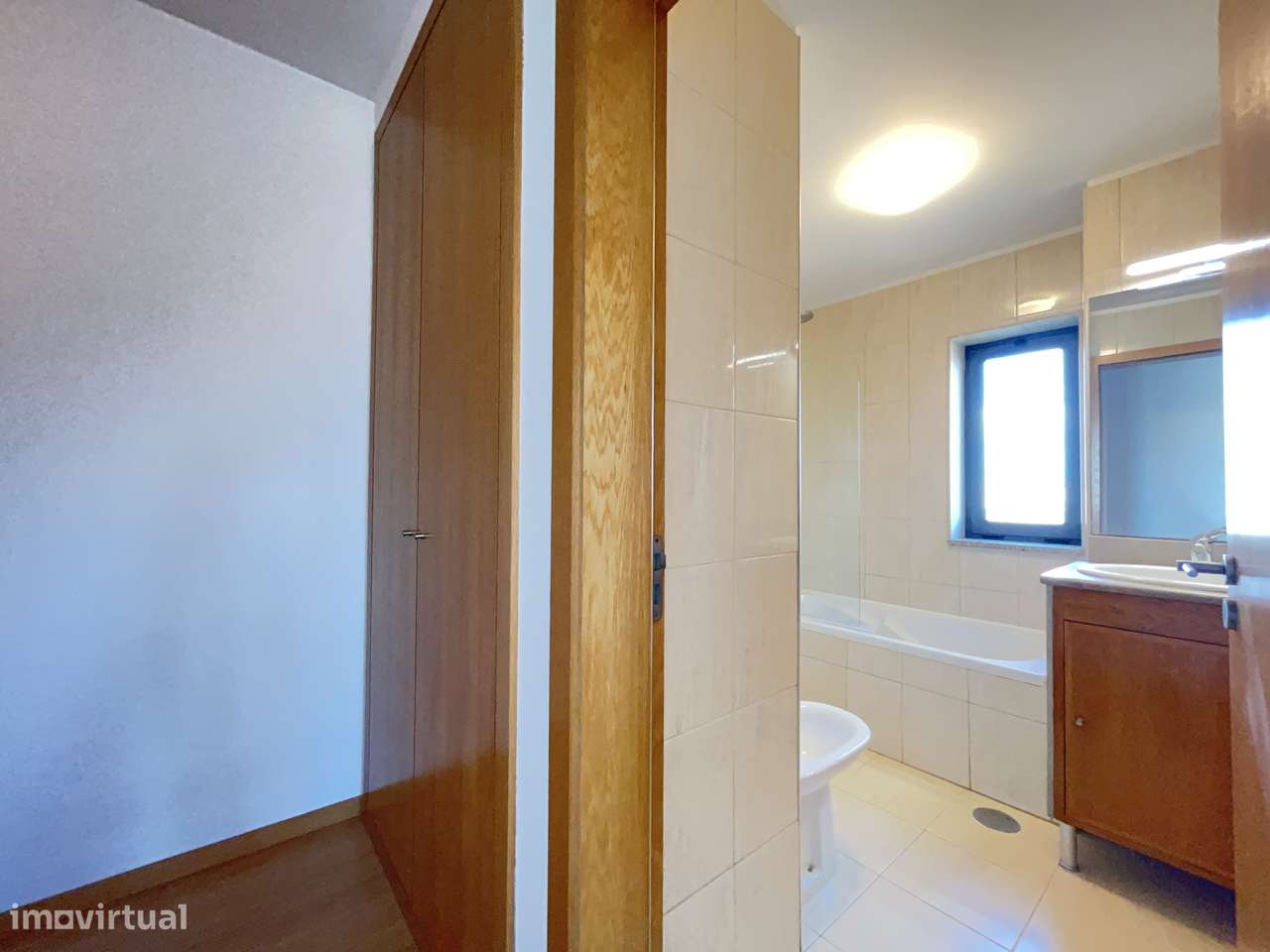 T1 último andar à Rotunda da VL8 - Grande imagem: 4/11