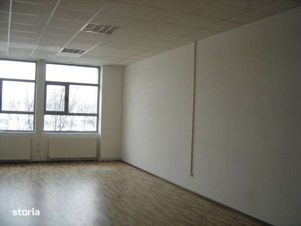 Spatii platforme betonate  mp zona Vitan - Imagine principală: 4/6