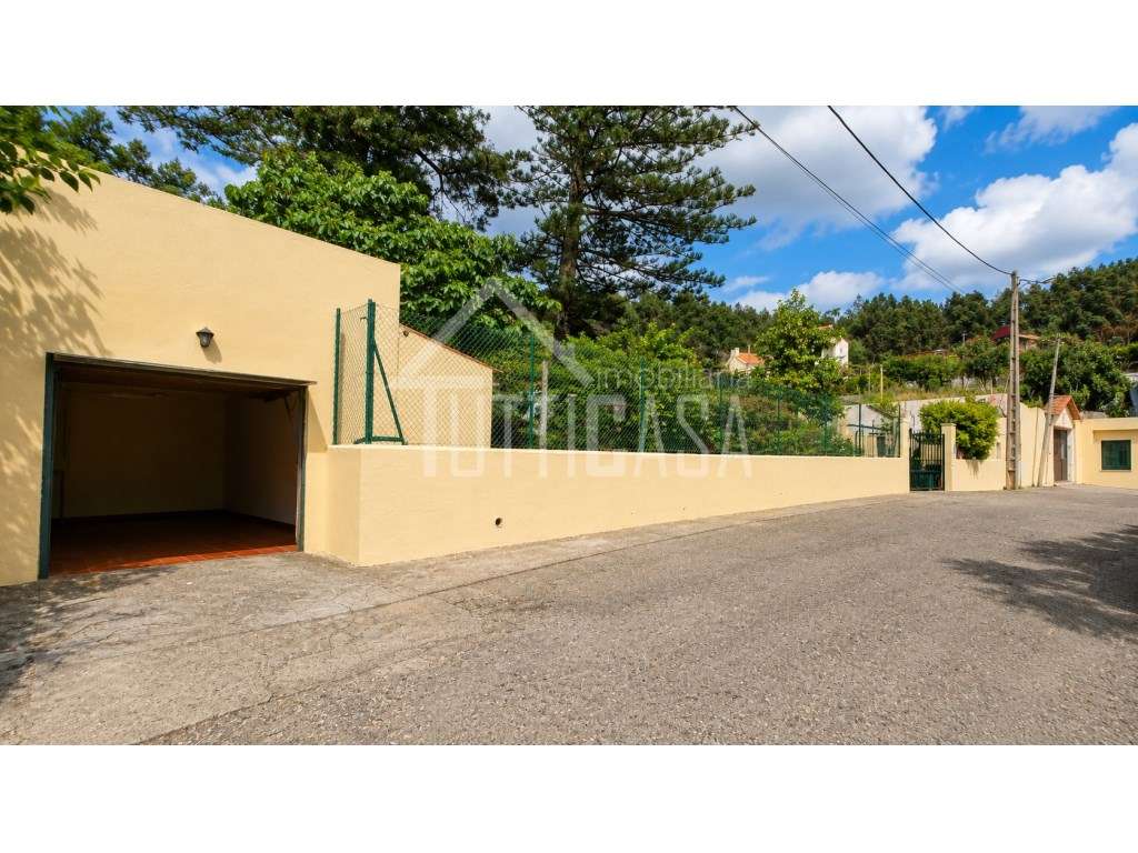 Moradia T2+2 com Jardim, Garagem e Total Privacidade-30
