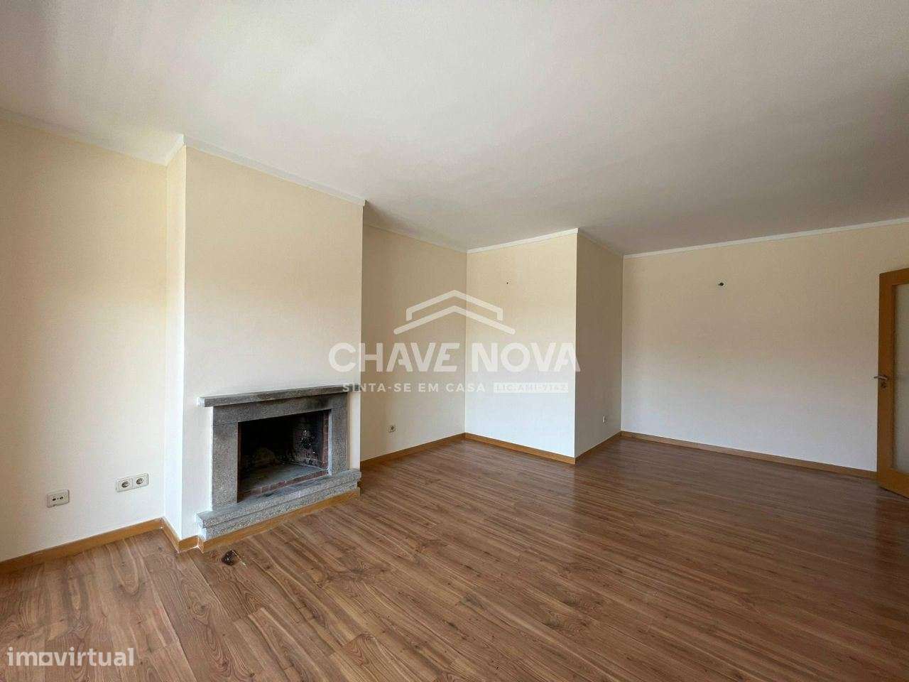 Apartamento T2 c/ Lugar de Garagem em Canelas (Edifício Prestige) - Grande imagem: 5/16