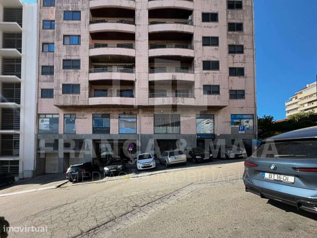 T1 Com Garagem Fechada Para 2 Carros Junto Ao Metro De Santo Ovideo