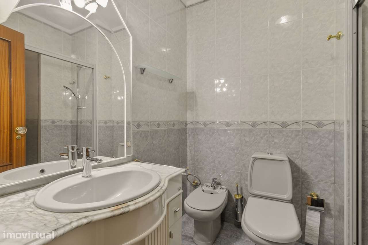 T4 com garagem fechada (38 m²) em Rio Tinto – Excelente oportunidade-7