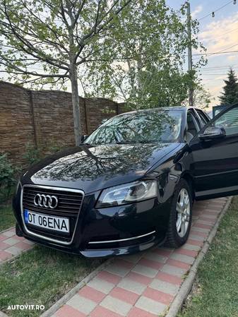 Audi A3 Sportback 1.6 TDI S-tronic Ambiente - 1