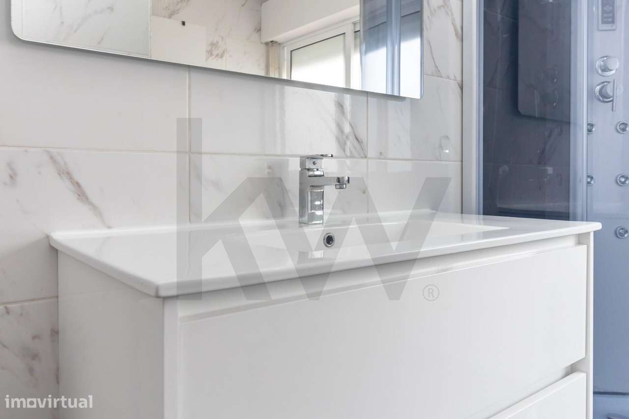 Apartamento T4 Duplex na Amora-43