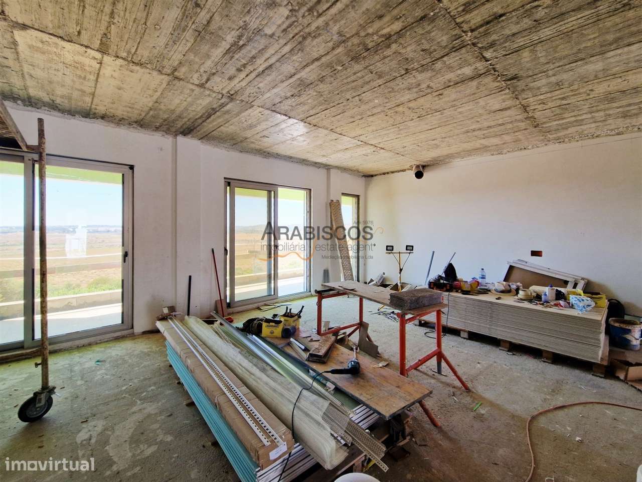 Moradia T4 - Piso Radiante - Ar Condicionado - Vista Ria Alvor - Pisci - Grande imagem: 4/21