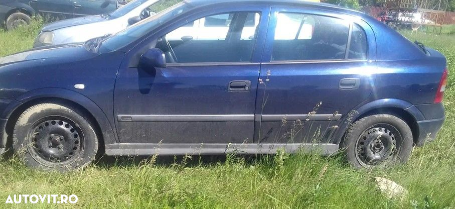 Dezmembrez Opel Astra G 1.6 16V 2002 - 3