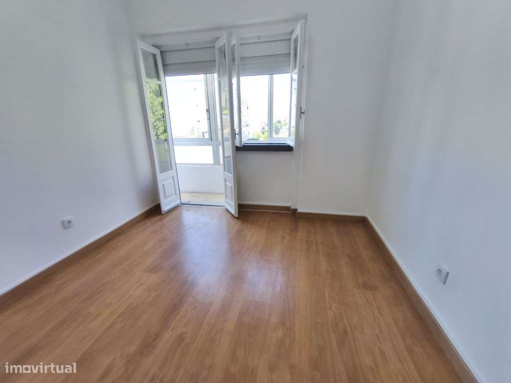 Apartamento T4 para venda com 101 m² de área bruta em Merçês Rio de...-9
