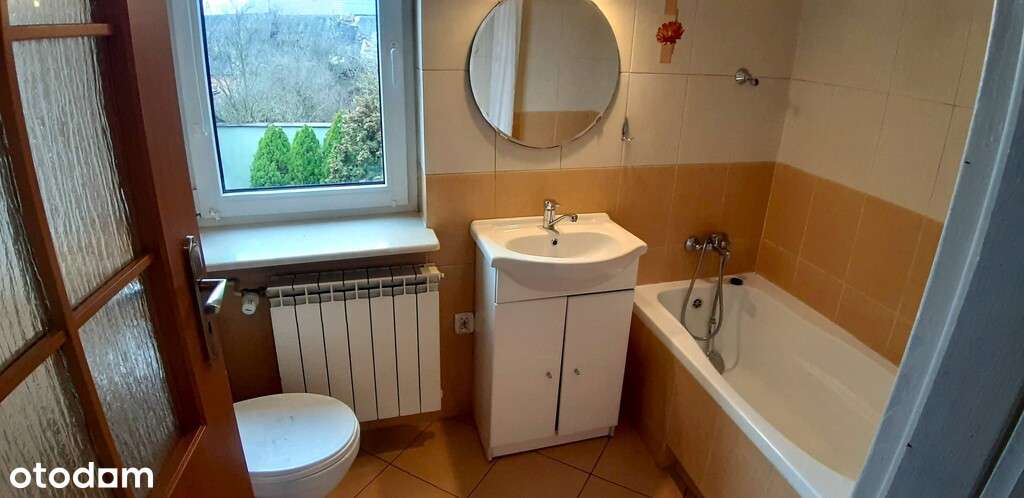 Dom, z lokalami komercyjnymi i in.-10