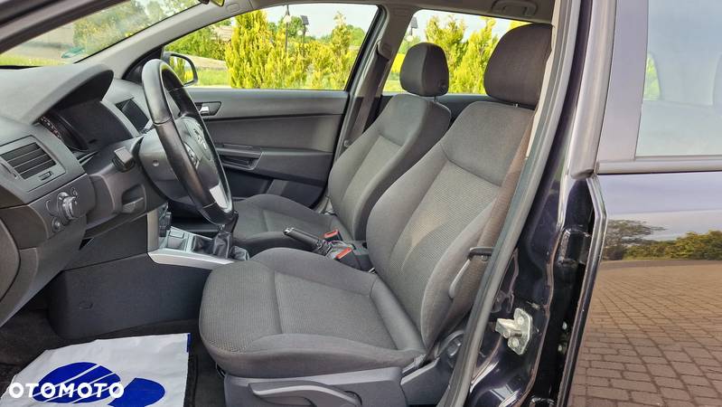 Opel Astra 1.6 Caravan Edition - 22