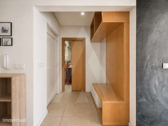 Moradia T4 de arquitetura moderna localizada em Aradas-9