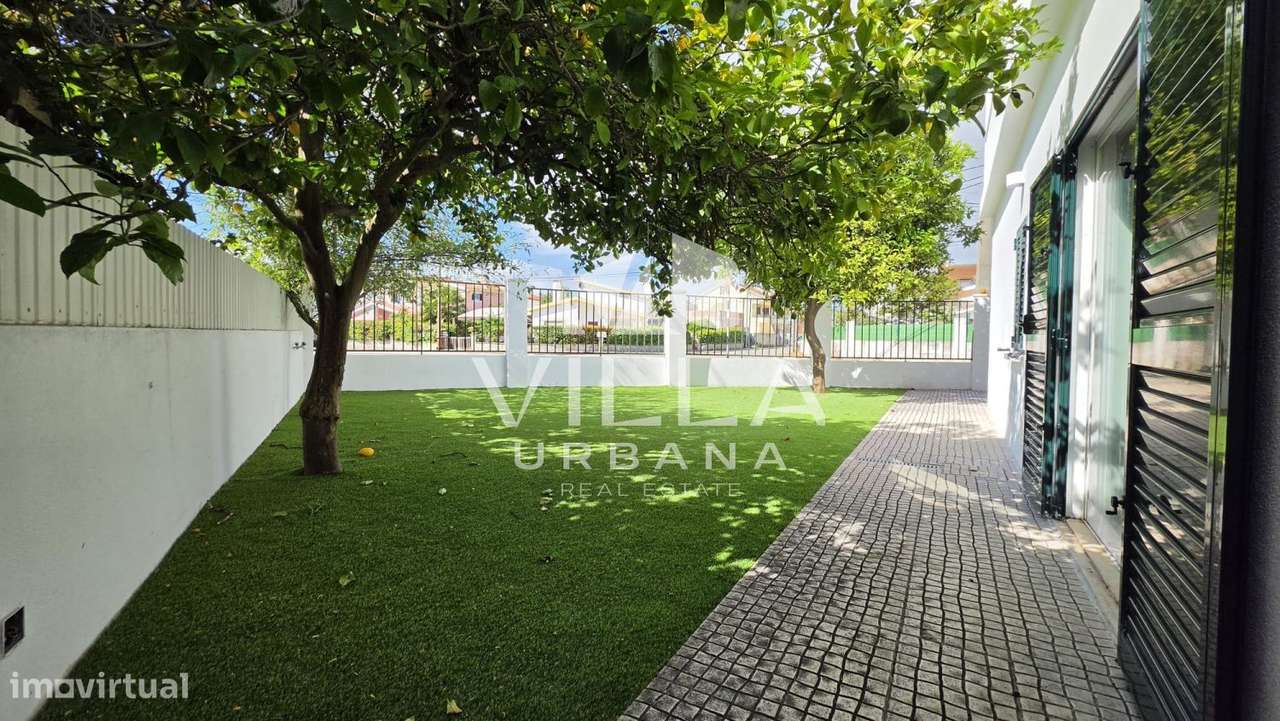 Moradia T3 +1 com Garagem localizada numa zona tranquila em Belverde-42