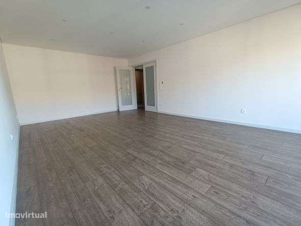 Apartamento T4 de Luxo na Avenida da Boavista – Porto-1