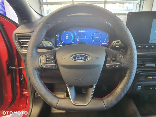 Ford Focus 1.0 EcoBoost mHEV ST-Line X - 28