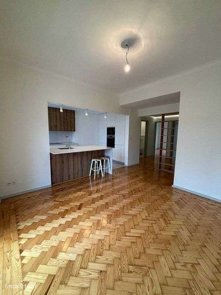 Arrenda-se T2 em Benfica - Grande imagem: 5/12