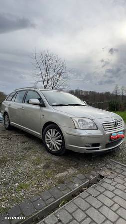 Toyota Avensis 2.0 D-4D Sol - 2