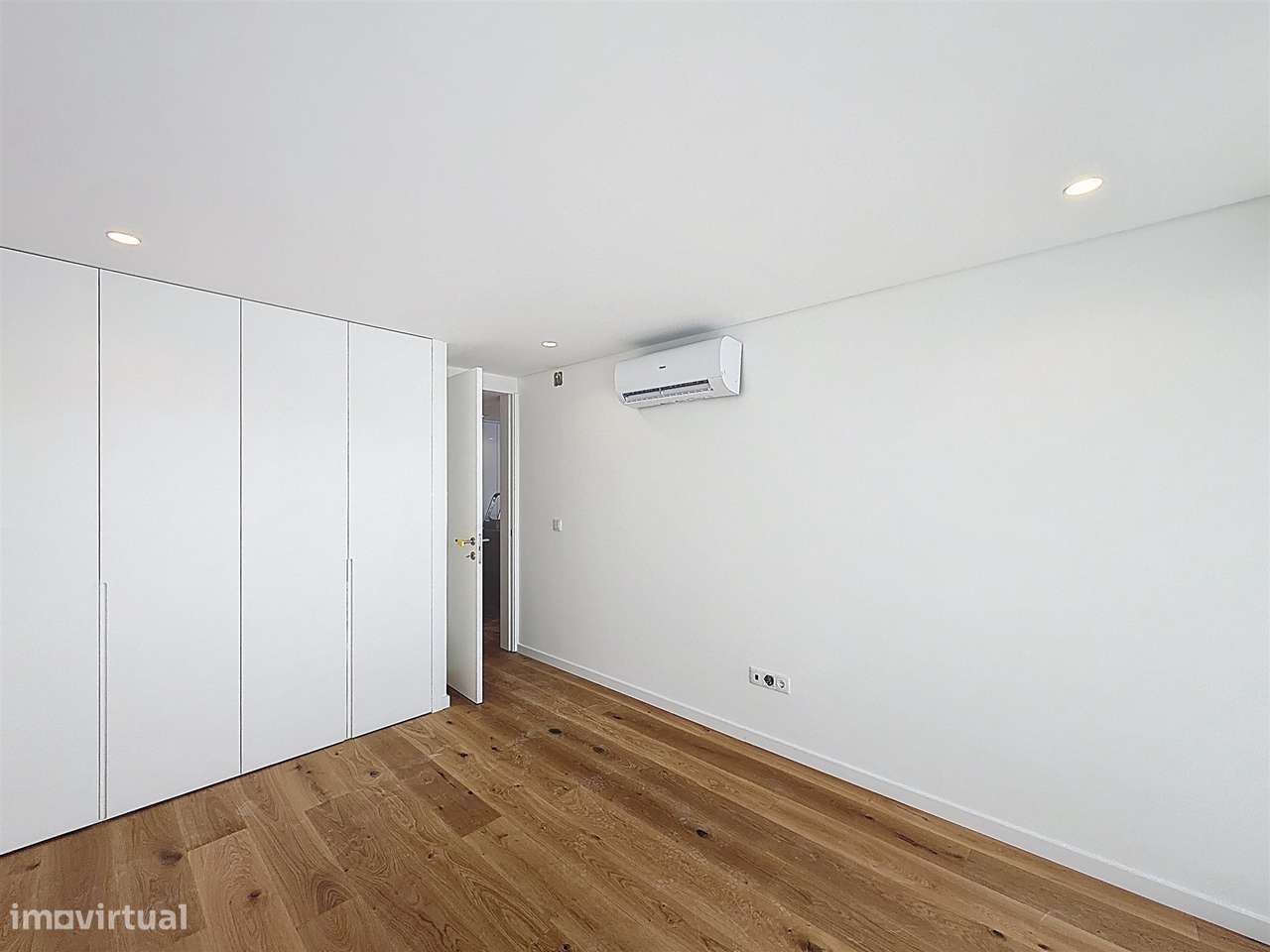 Apartamento T1+1 no centro da cidade-9