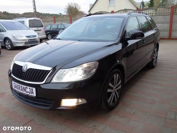 Skoda Octavia Combi 2.0 TDI DPF DSG Elegance - 3